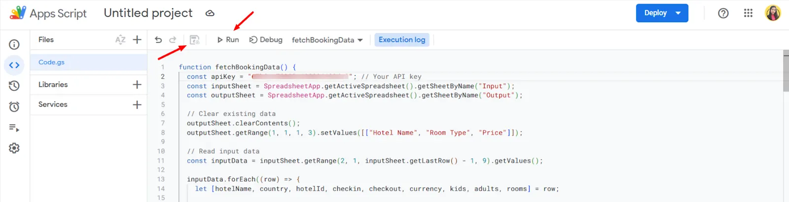 Apps Script editor with a red arrow pointing at the Run button